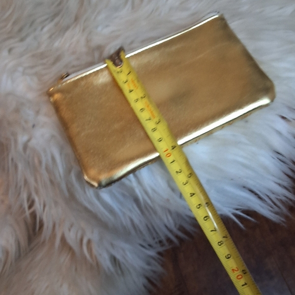 Daisy By Marc Jacobs Golden Wristlet - Picture 6 of 9
